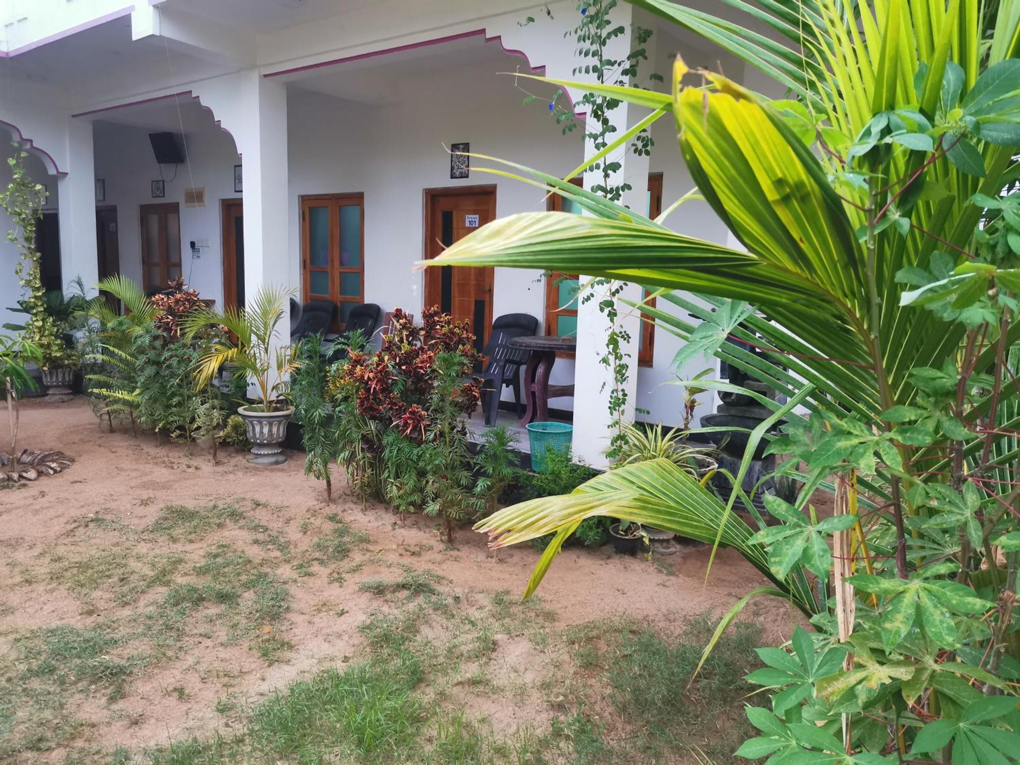 Beach Life Uppuveli Trincomalee Dış mekan fotoğraf